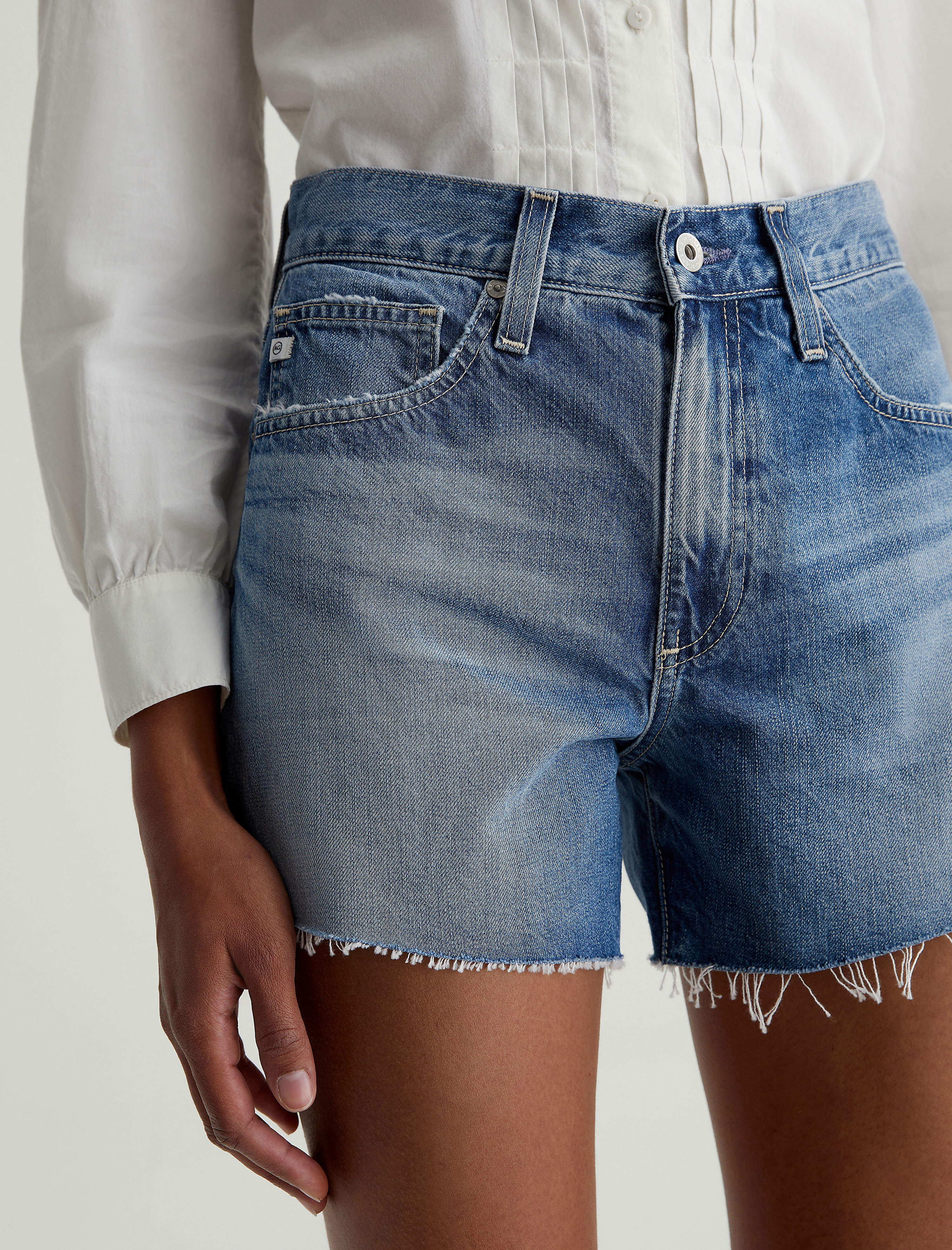 Halle Short - Image 4