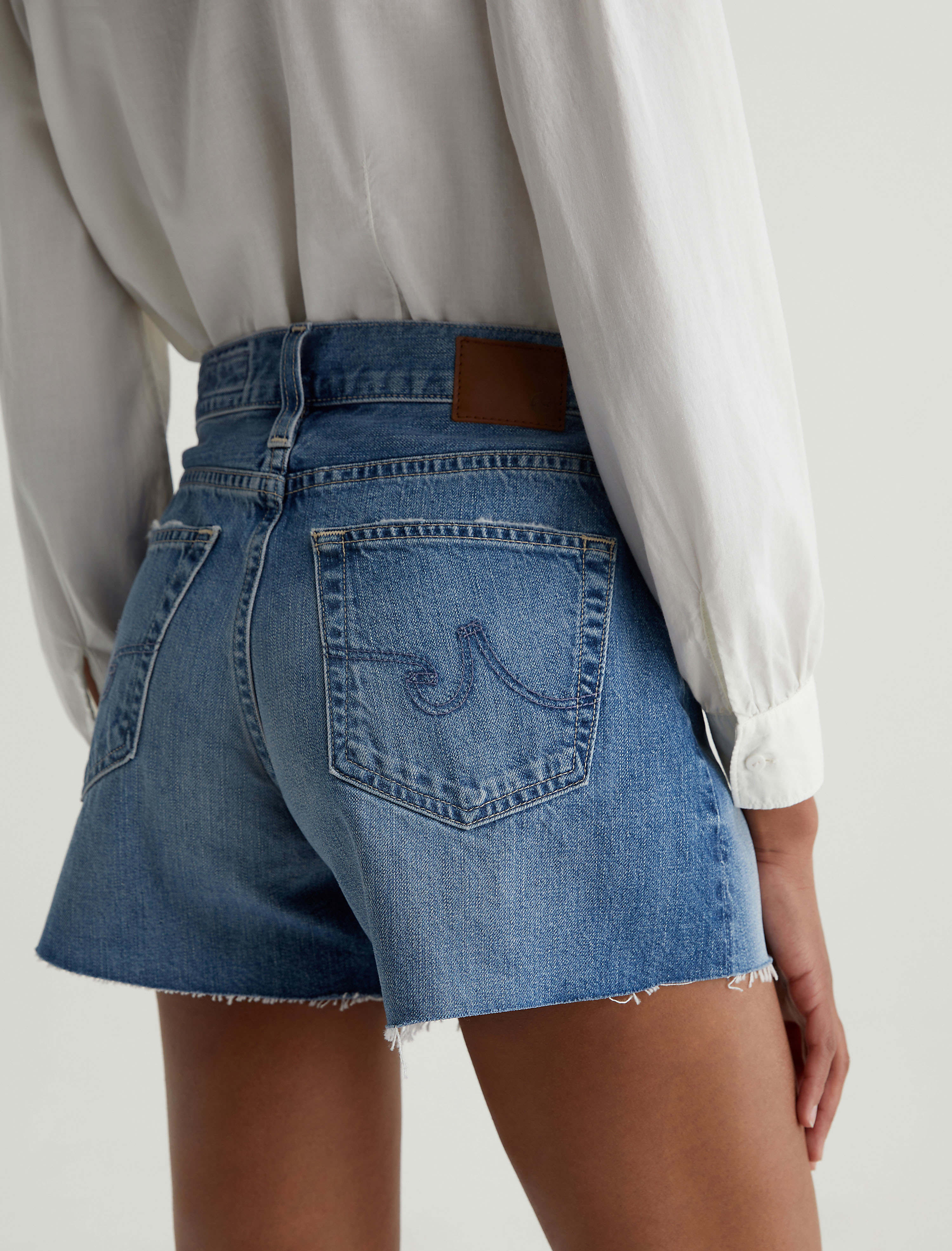 Halle Short - Image 7